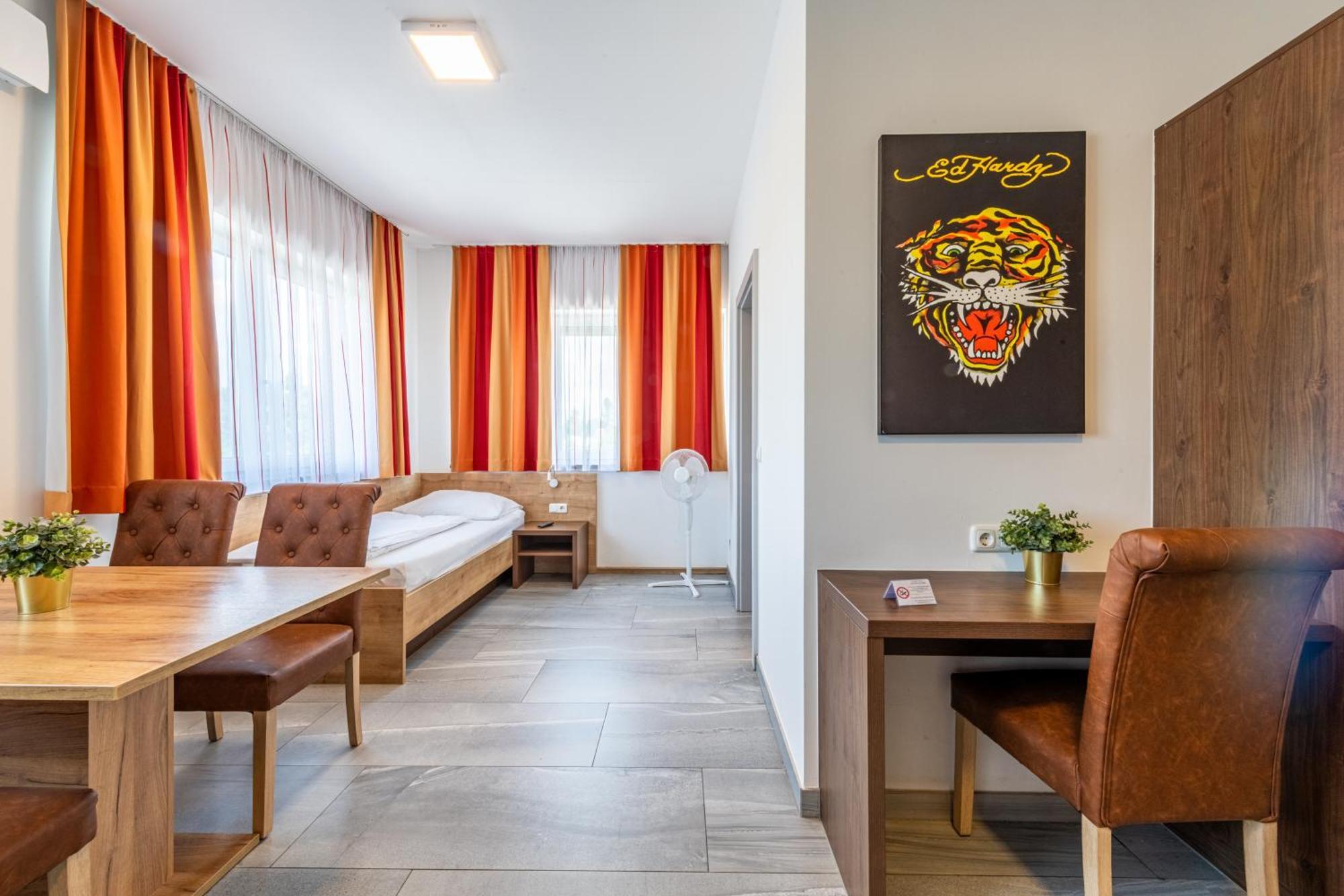 Wels Inn Hotel Exterior photo